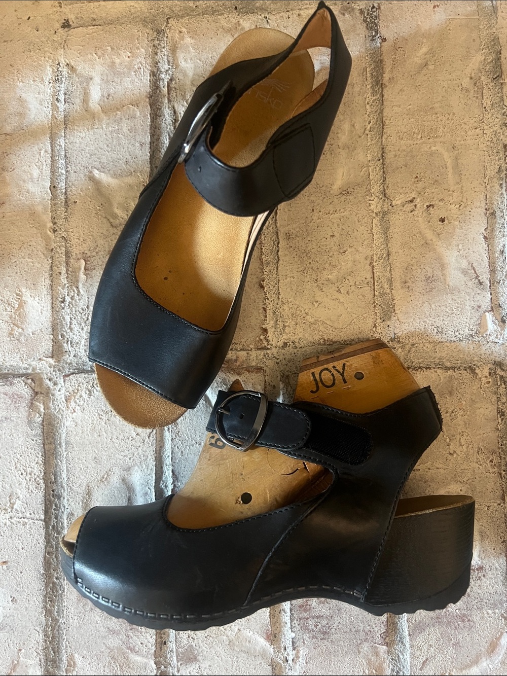 Dansko Black Leather Open-Toe Slingback Wedge Sandals sz 9